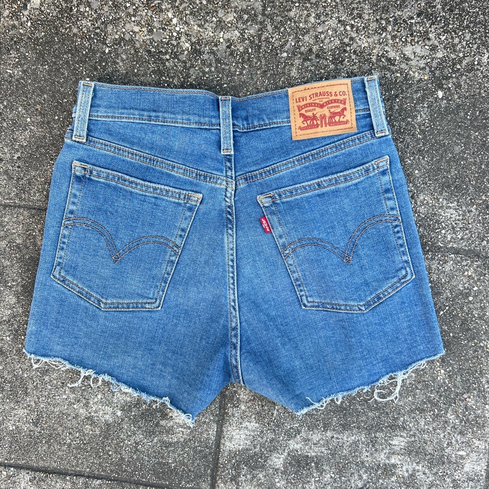 Levi’s high rise shorts!